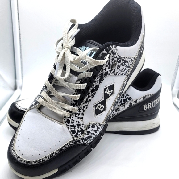 Mens Vintage black and white British Knights - Picture 1 of 7